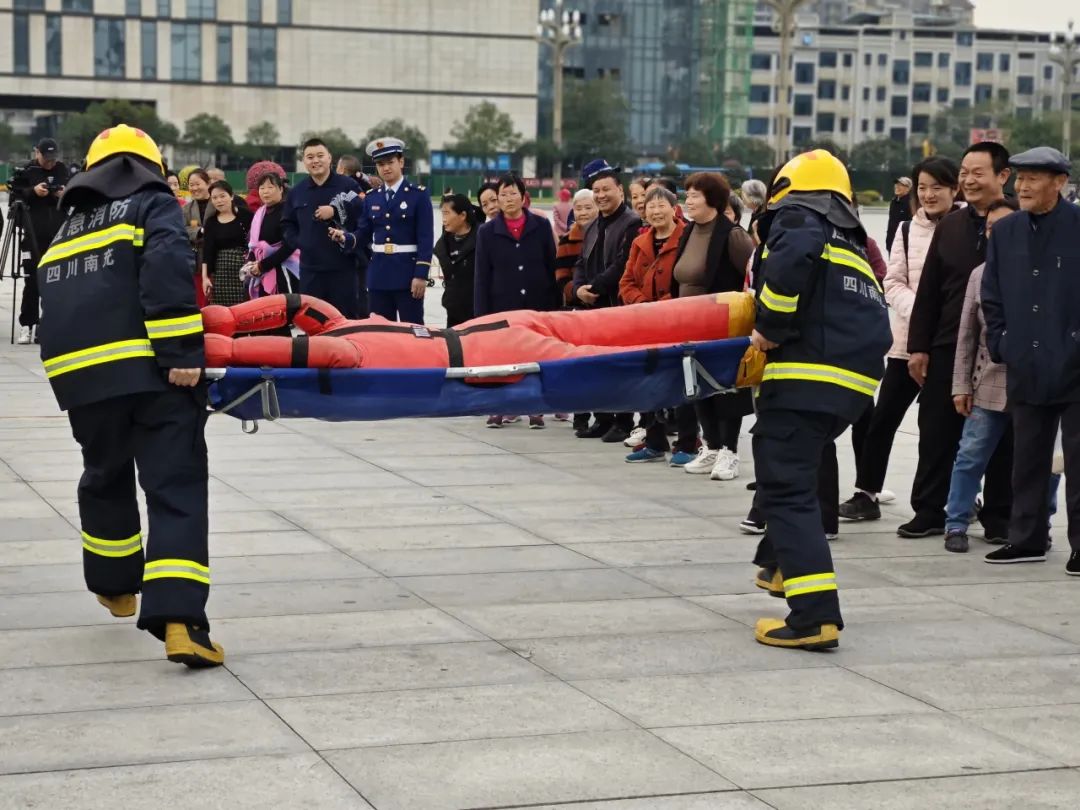 实战比武展风采——南部县中医医院在消防技能比武竞赛中获得佳绩！