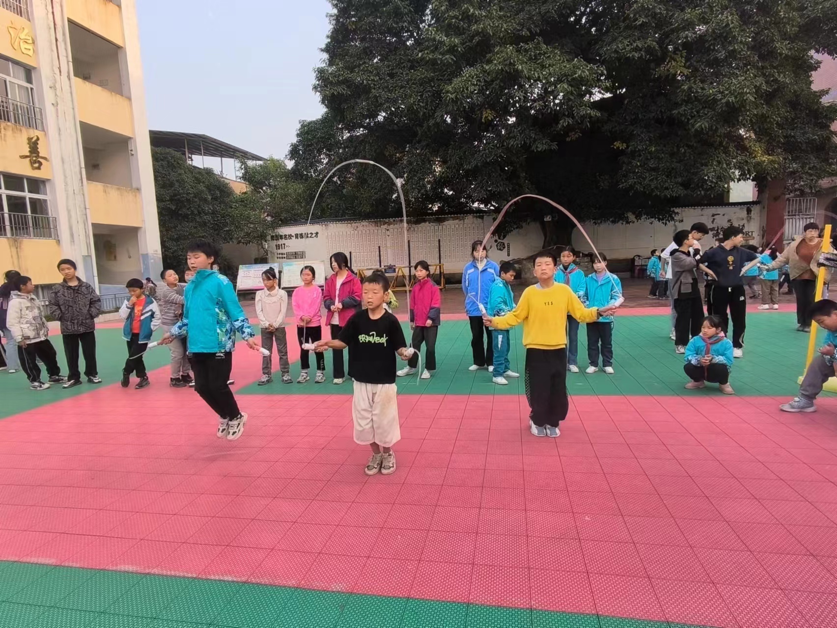 达川区罐子镇陈家中心学校开展第二十八届冬季运动会