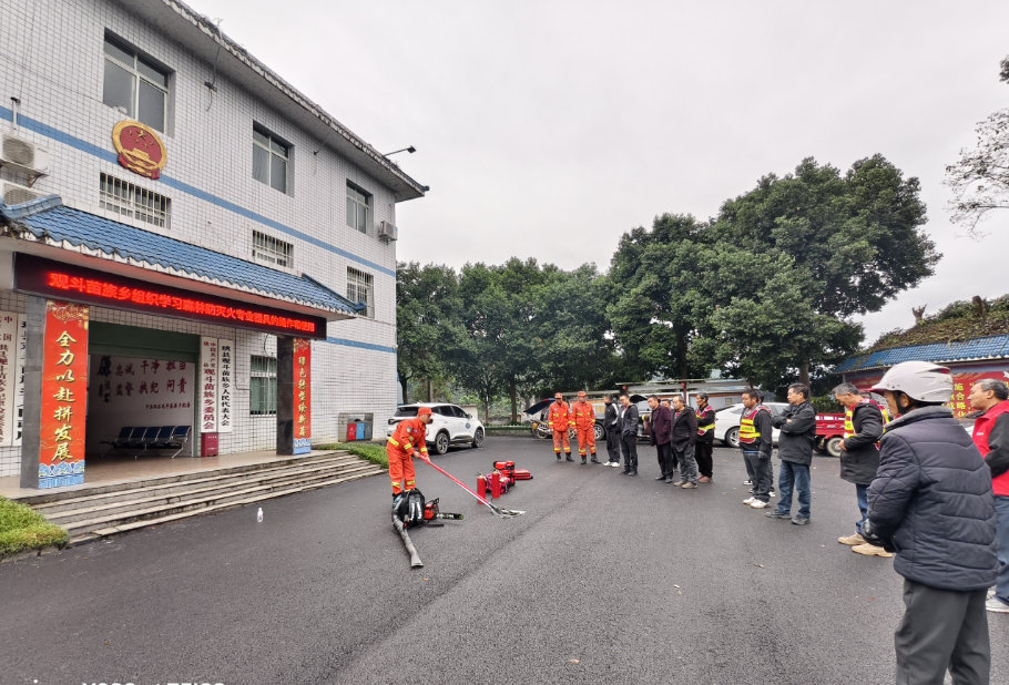 珙县:森林专业扑火队“送教上门”打通森林防灭火“最后一公里”
