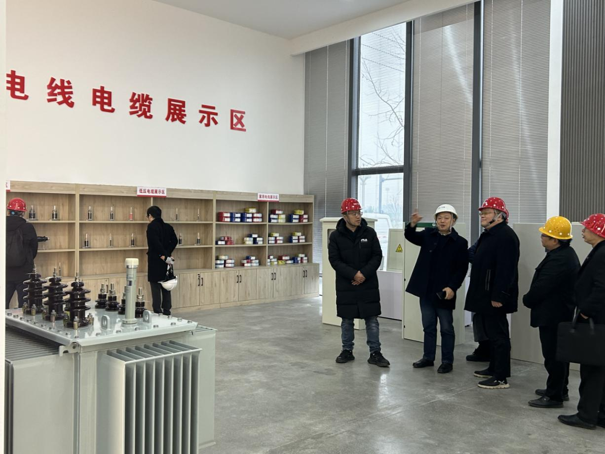 ���ר���ǻ� ������ҵ���¡���Ӫɽ�ػ�˼�����ؼ�ר�ҹ���վ�ɹ�ͨ������