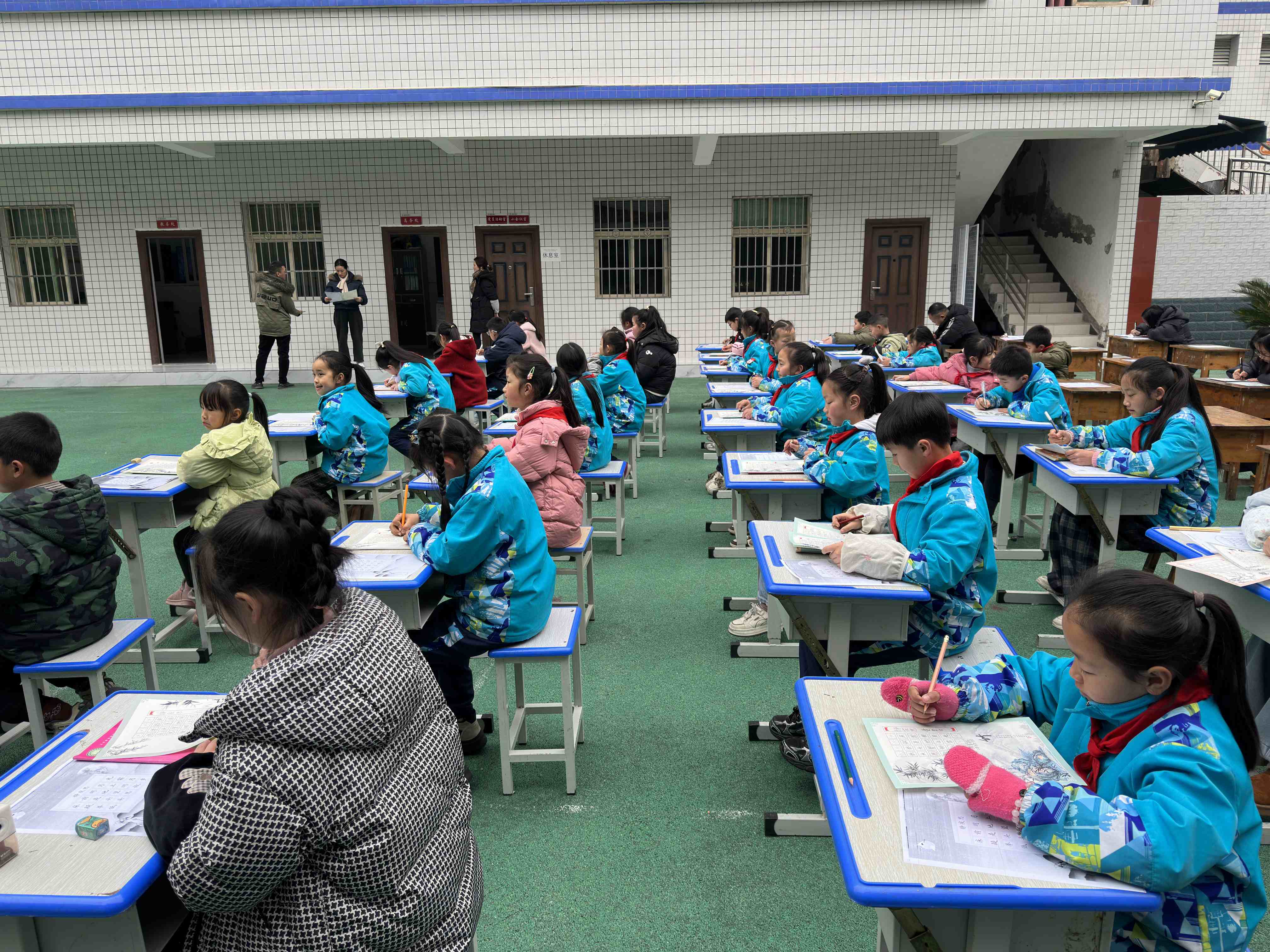 墨香校园·书写经典——万源市大竹镇小学举行师生硬笔书法比赛