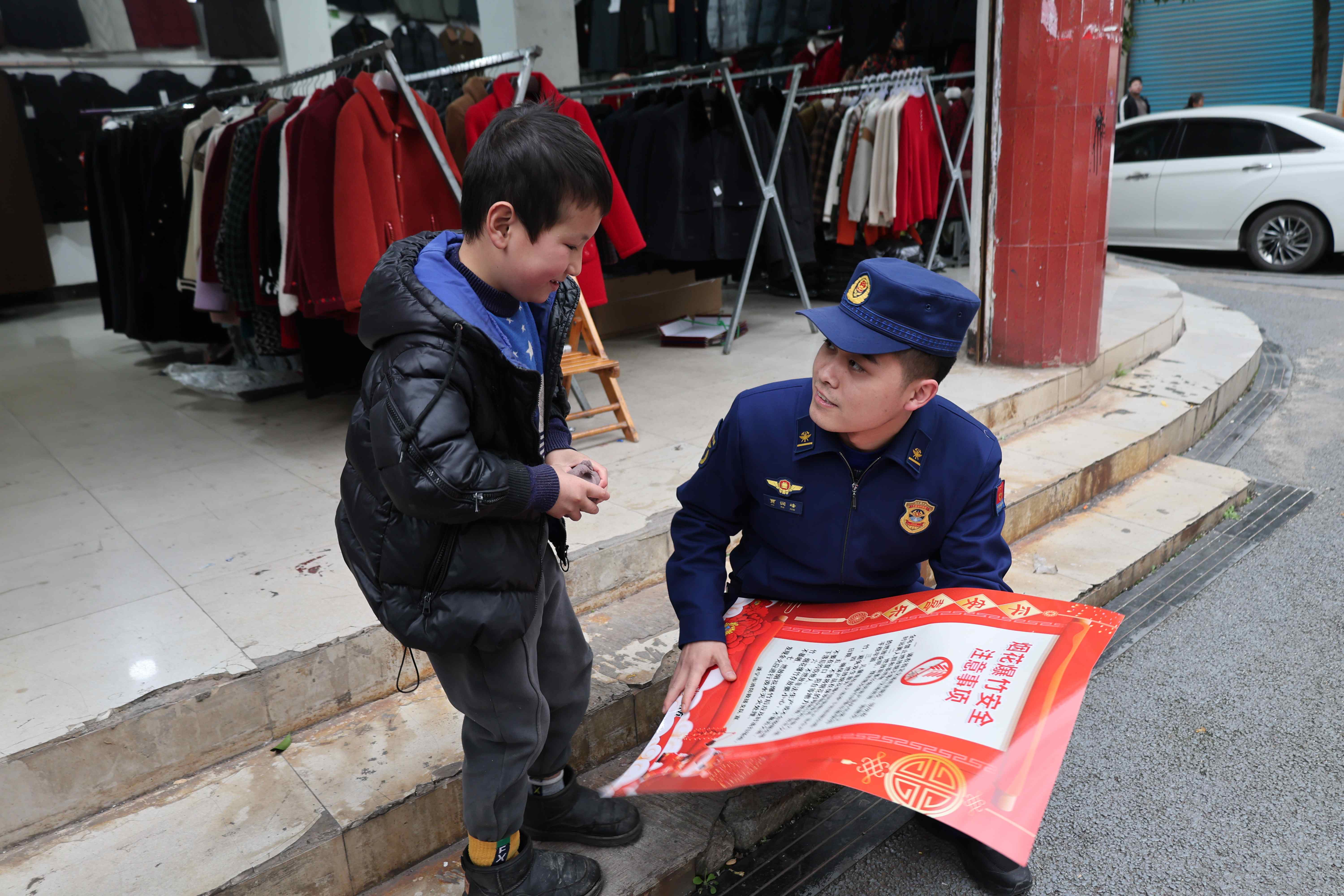 ��Ӣ��������Ԯ��Ӷ�벢�ٿ�չ�̻�����ȫ����