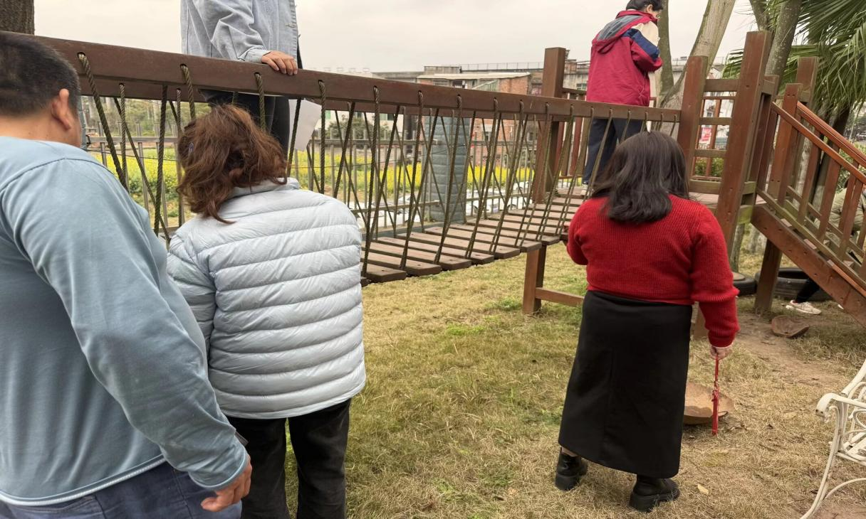 �Ų鰲ȫ���� ���ο�ѧ���ߡ����˱������������������׶�԰У԰��ȫ�������Ų�