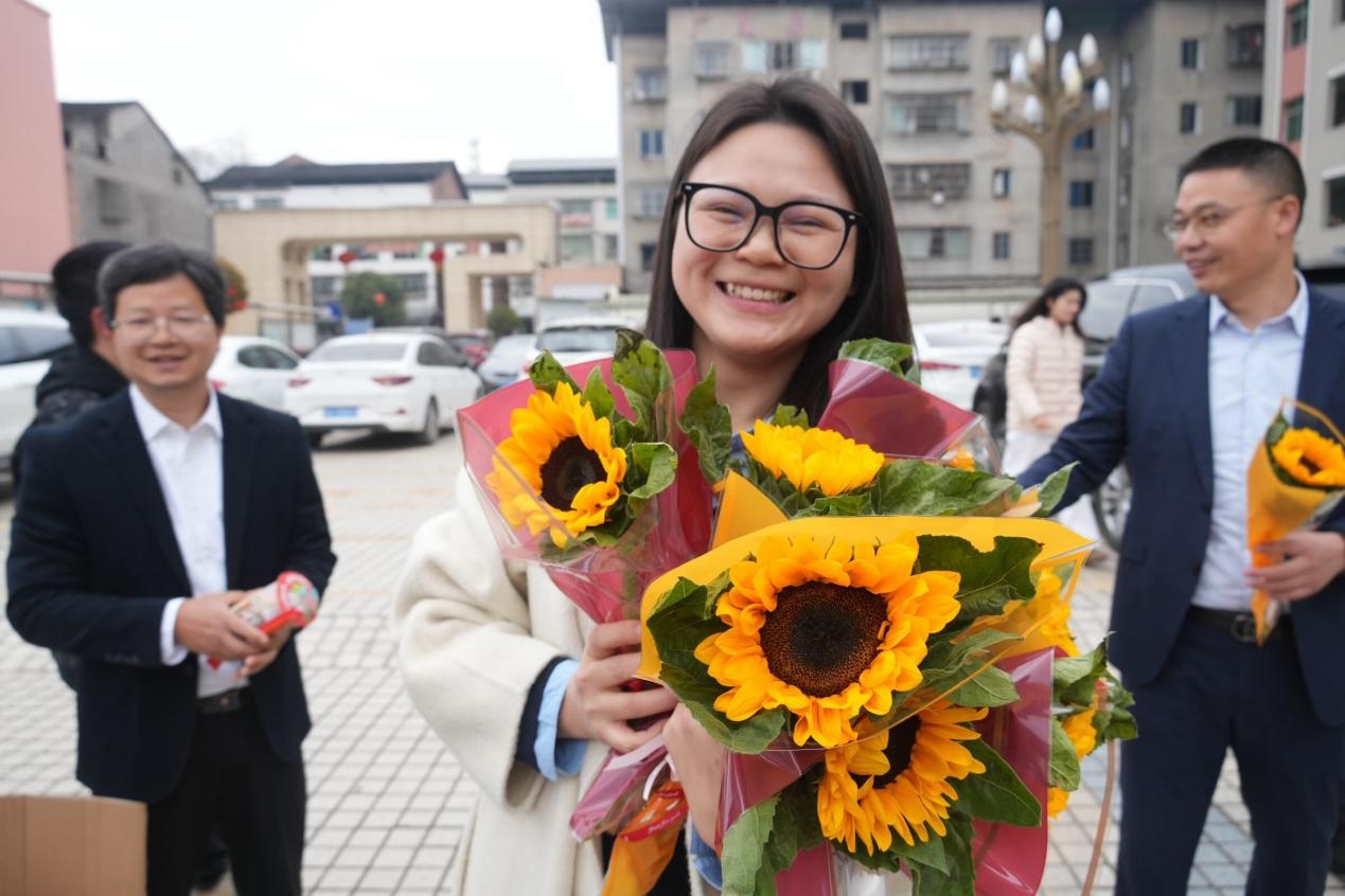 观音中学这场“女神节”,甜到了心坎里!