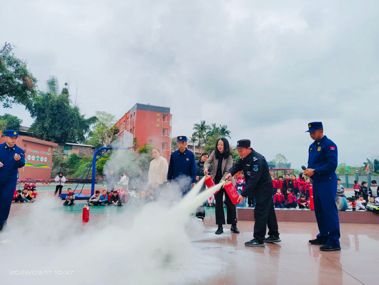 ������ս�����ΰ�ȫ����‌�����˱���������ʯ��ѧУ��չ����Ӧ����ɢ����������