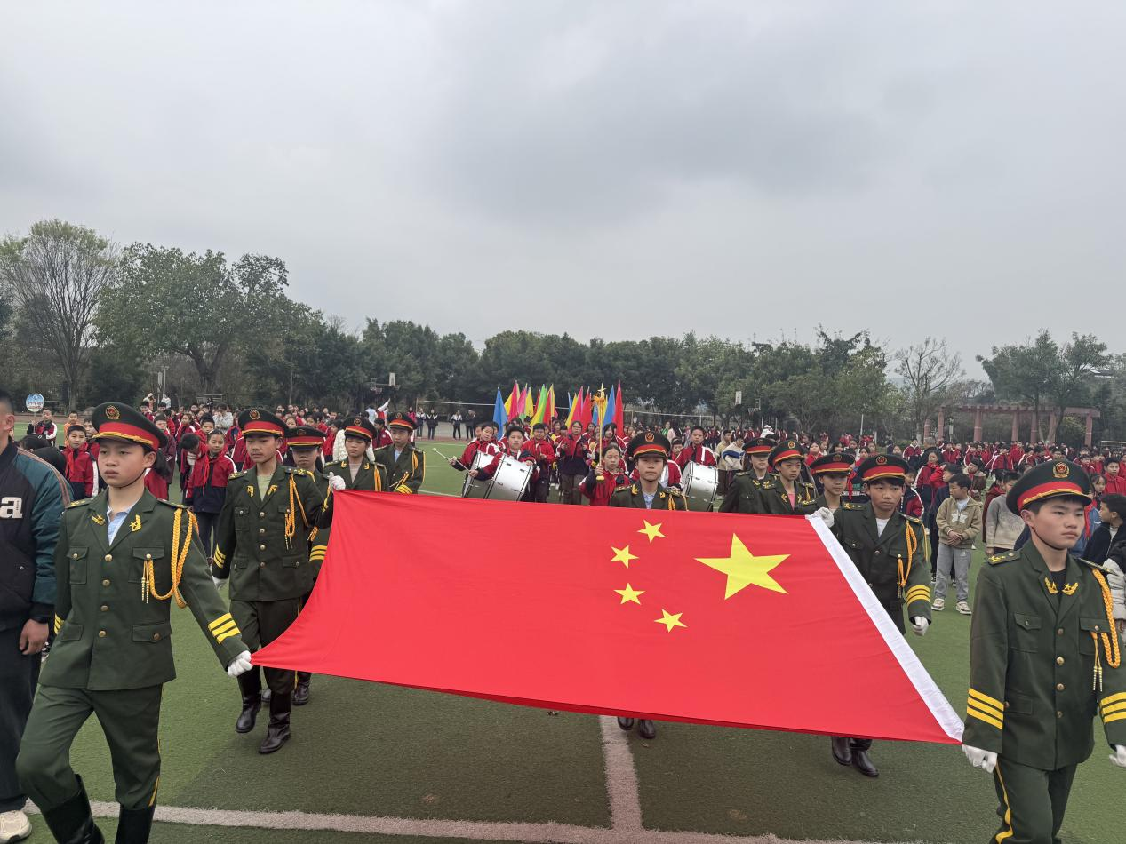 �˷����� �������������˱�������������ʵ��СѧУ2026�괺���ﾶ�˶���Բ������