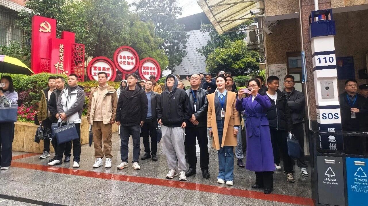 չ��У��� �н�ѧ���¡���������2025�ꡰ���ࡱ������ʦ��ѵ��У�ηû�ڴ����ص���СѧԲ������